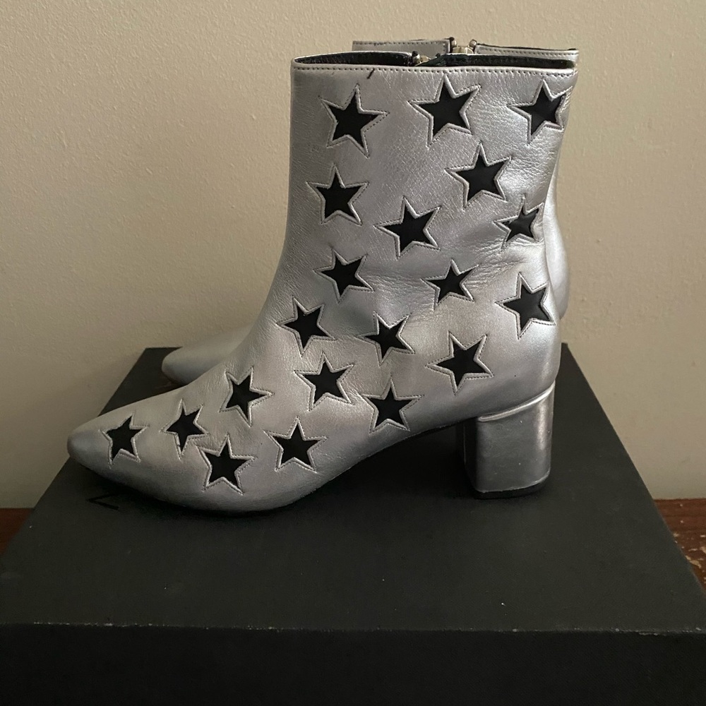 NWT Archive Silver Ankle Boots with Stars Size 6.5